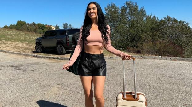 Venus Valencia – Venus Valencia Meets Her New Roommate, Porn Dude