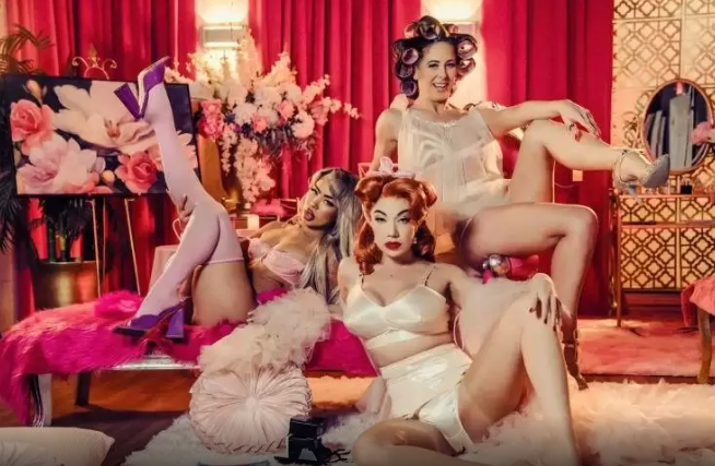 NEW OnlyFans +Cherie DeVille+ Little Puck+ Luna Luxe+ Double Vag Pinup Orgy