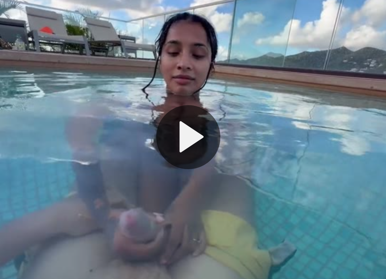 NEW OnlyFans – Yasmina Khan Busty Indian Gives an Amazing Blowjob in the Public Hotel Pool 4K >>>