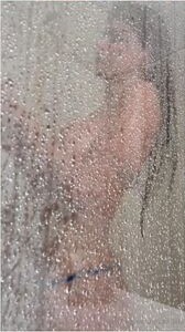 NEW Mia Khalifa – Bathtub Chat Leak
